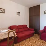 아파트 Kastanjez Ix Croatia 풀라