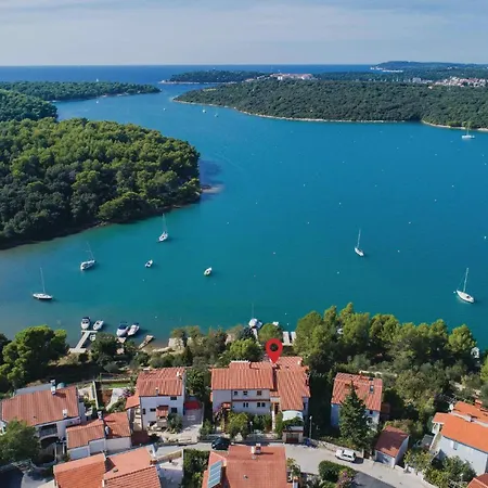 Appartamento Fronte Mare A Con Vista Mare Sulla Casa Pola