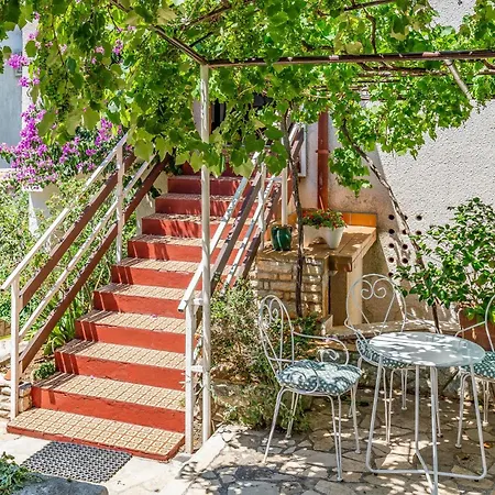 Apartment Amazing In With House Sea View *