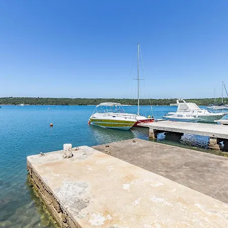 Fronte Mare A Con Vista Mare Sulla Casa Appartamento Pola