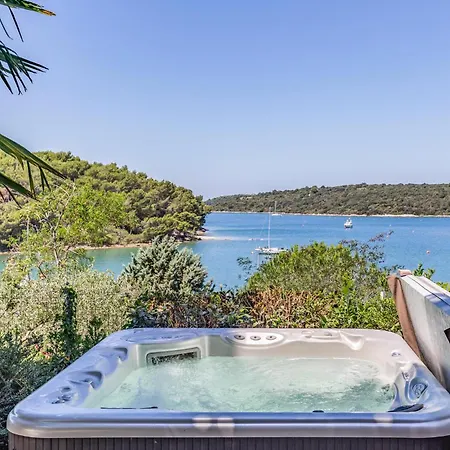 Apartment Amazing In With House Sea View Pula
